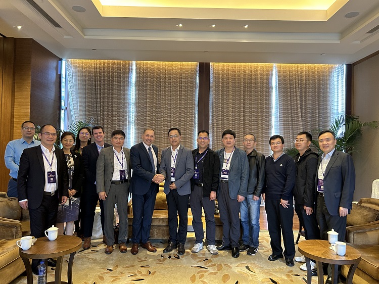 AVEVA 全球副總裁，亞太副總裁，中國區總裁接見了上海藍鳥和白銀藍鳥，白銀集團代表團 - 副本.jpg